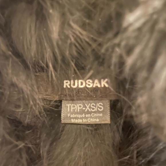 Fur vest - Picture 3 of 4